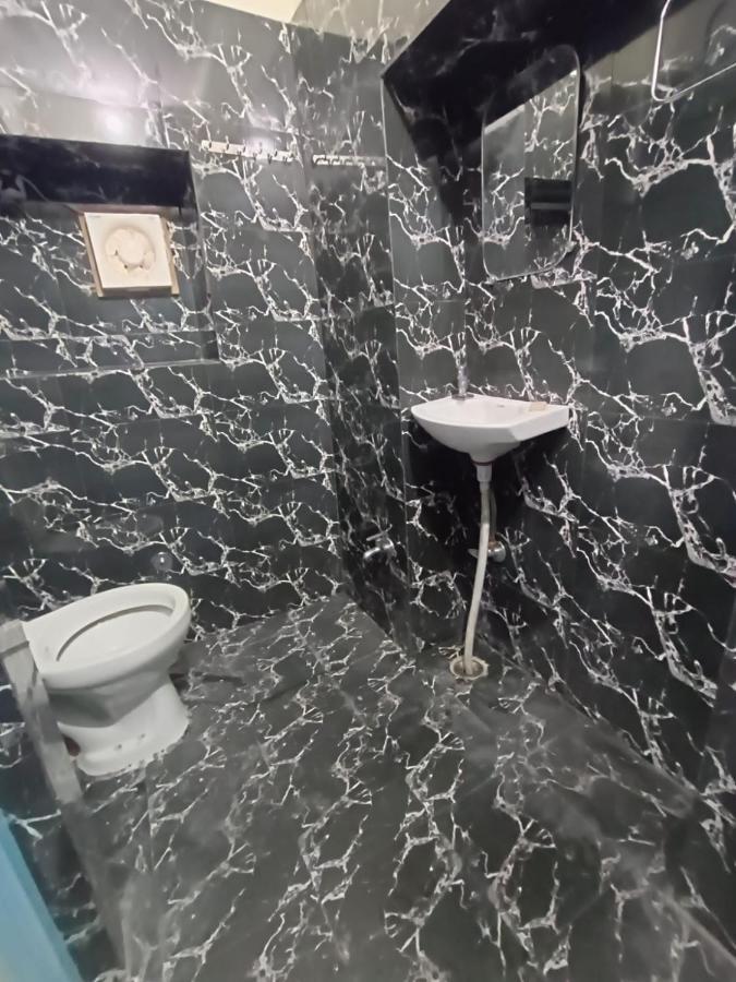 Sankardev Guest House D24 35 Varanasi Exteriör bild